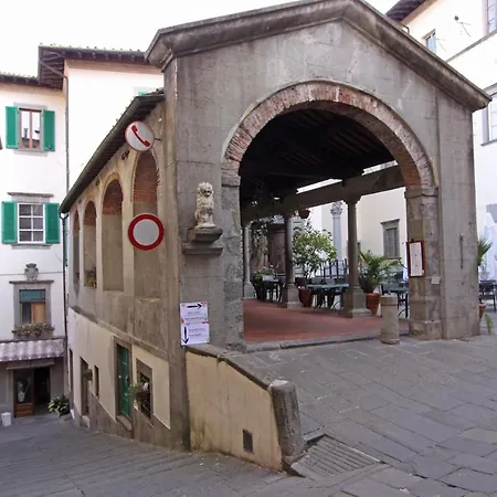 Palazzo Due Sorelle - Giardino Apartamento