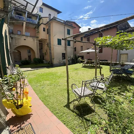 Palazzo Due Sorelle - Giardino Апартаменты *