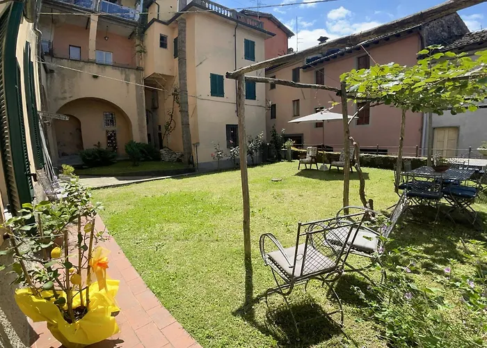 Palazzo Due Sorelle - Giardino Апартаменты *