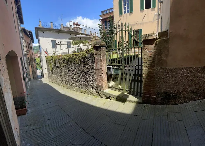 Palazzo Due Sorelle - Giardino * Барга